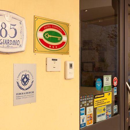 Parking Hotel Giardino Livorno Dış mekan fotoğraf