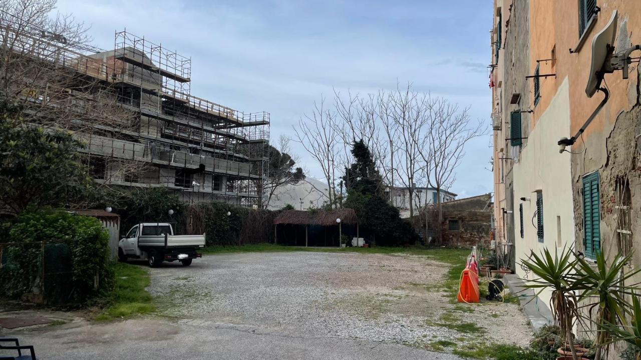Parking Hotel Giardino Livorno Dış mekan fotoğraf