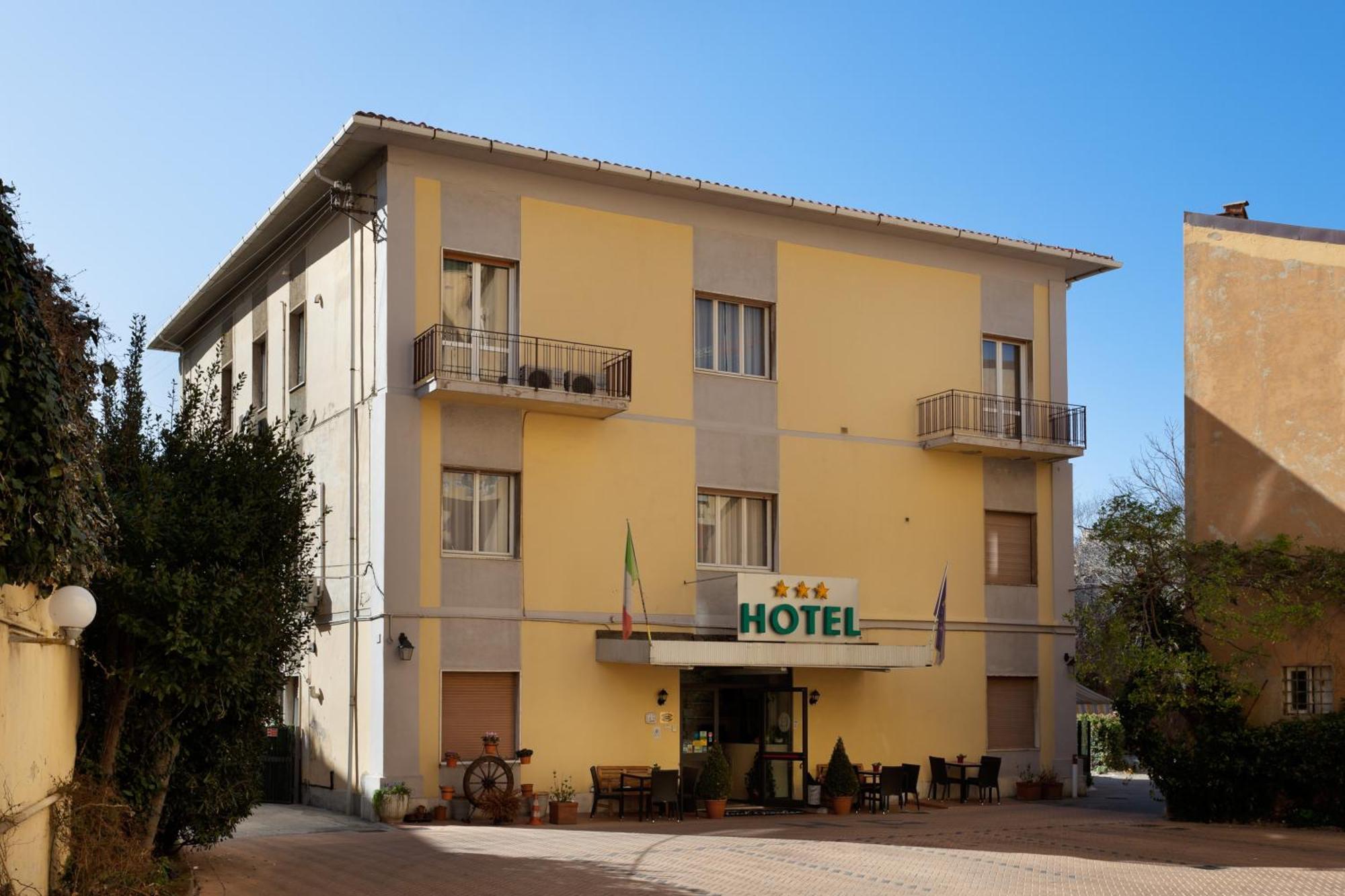 Parking Hotel Giardino Livorno Dış mekan fotoğraf