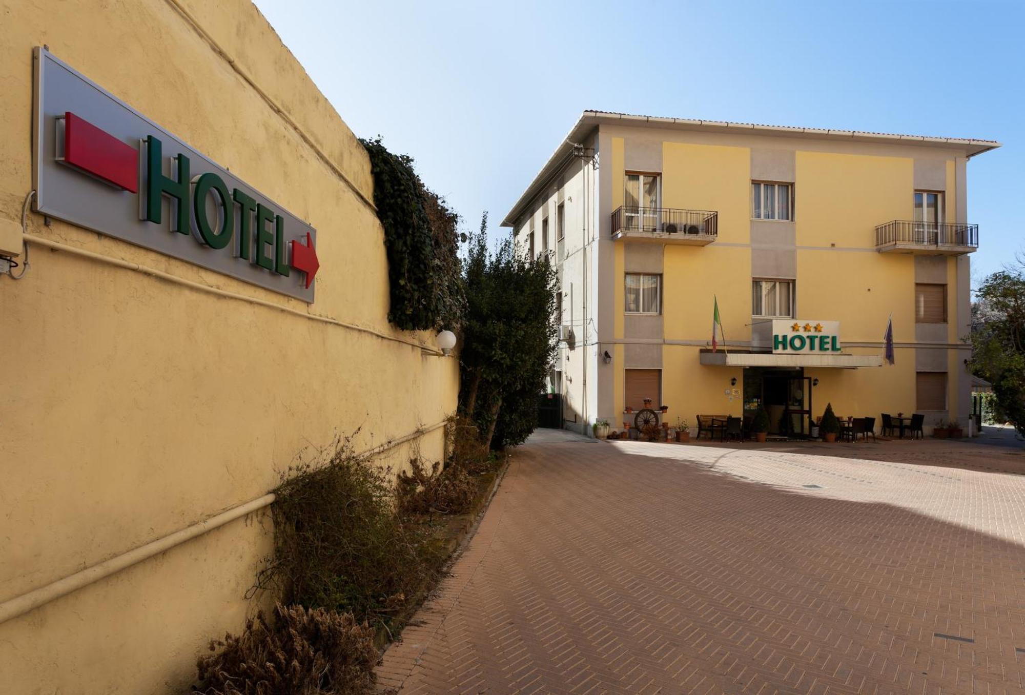 Parking Hotel Giardino Livorno Dış mekan fotoğraf