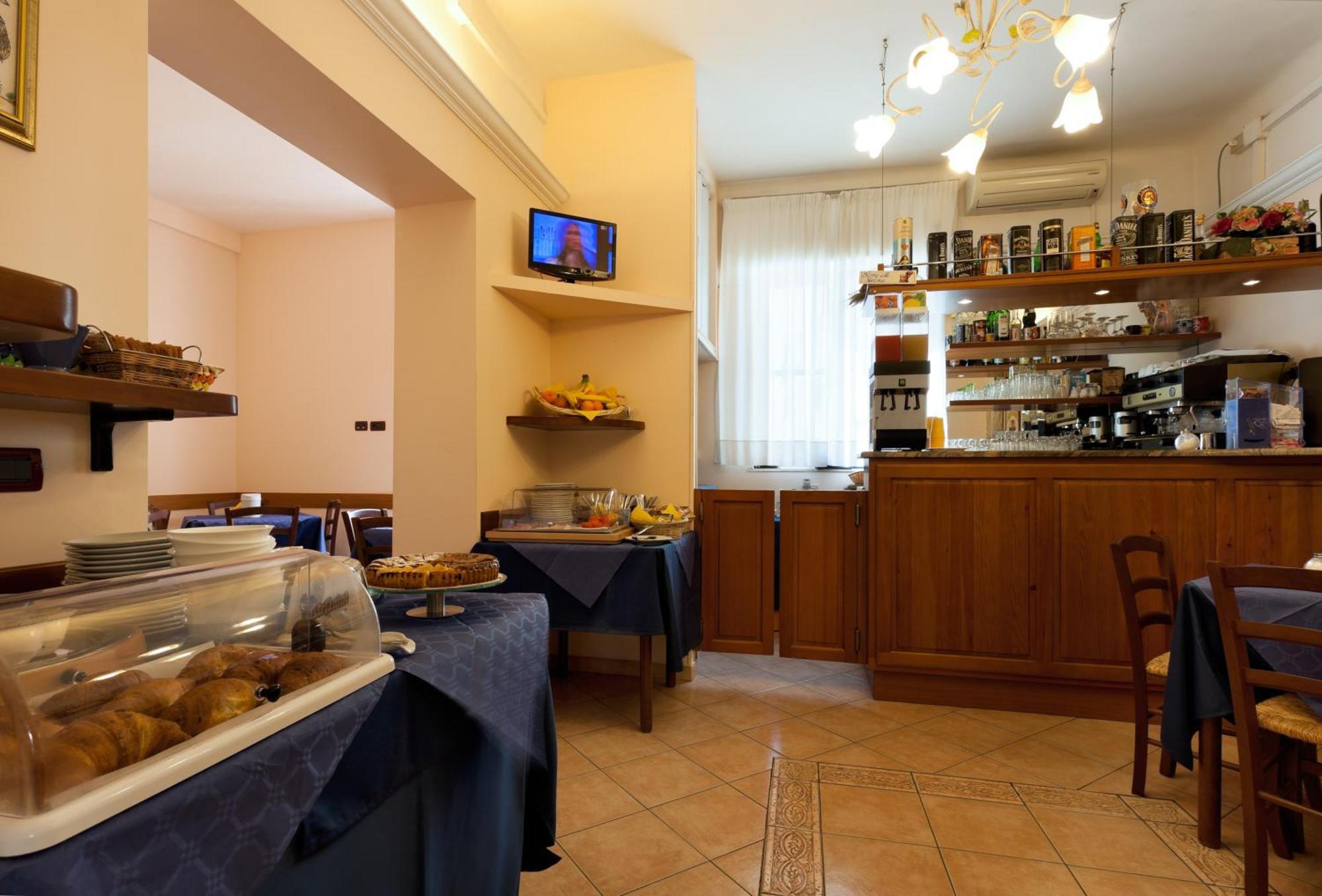 Parking Hotel Giardino Livorno Dış mekan fotoğraf