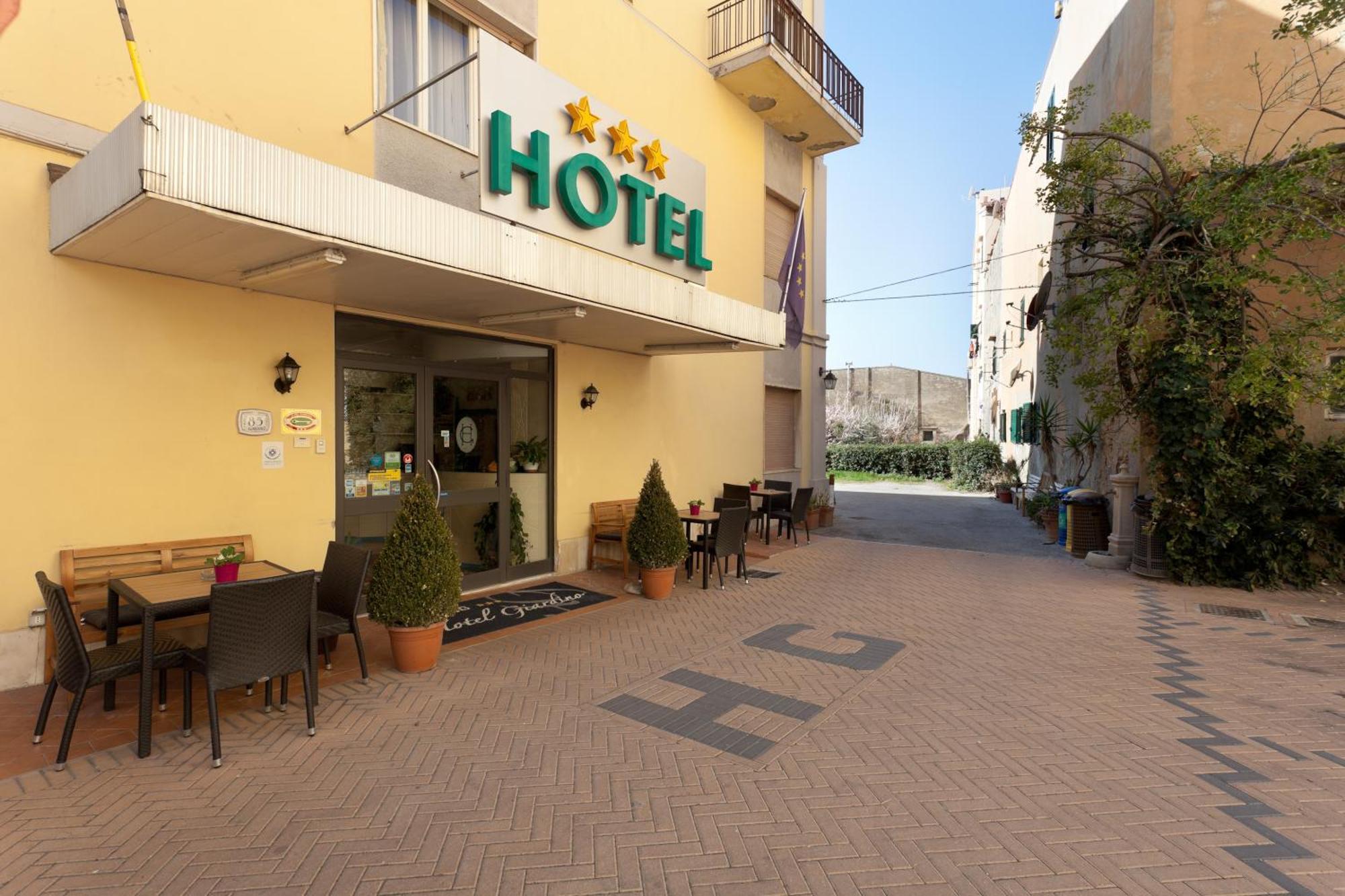 Parking Hotel Giardino Livorno Dış mekan fotoğraf
