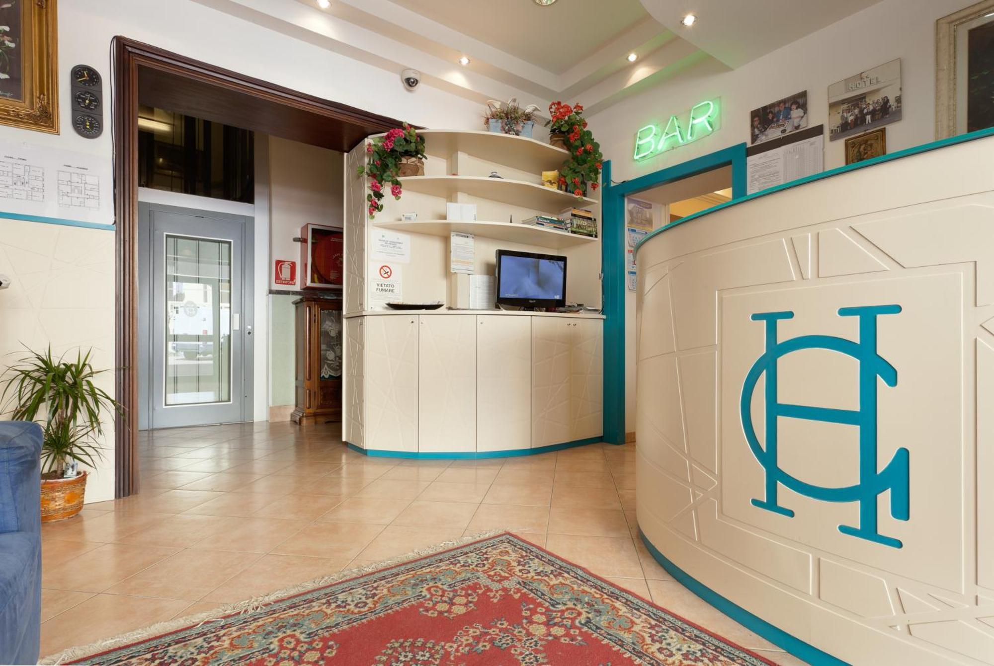 Parking Hotel Giardino Livorno Dış mekan fotoğraf